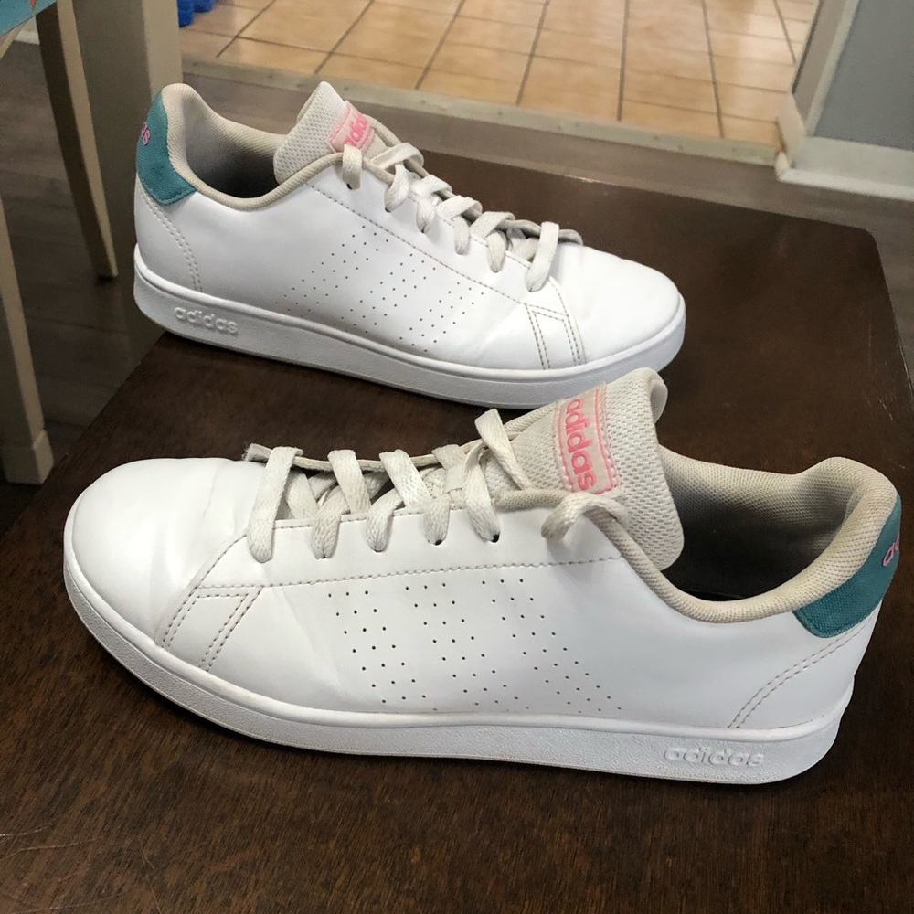 Adidas Advantage Court size 5Y/6.5 women